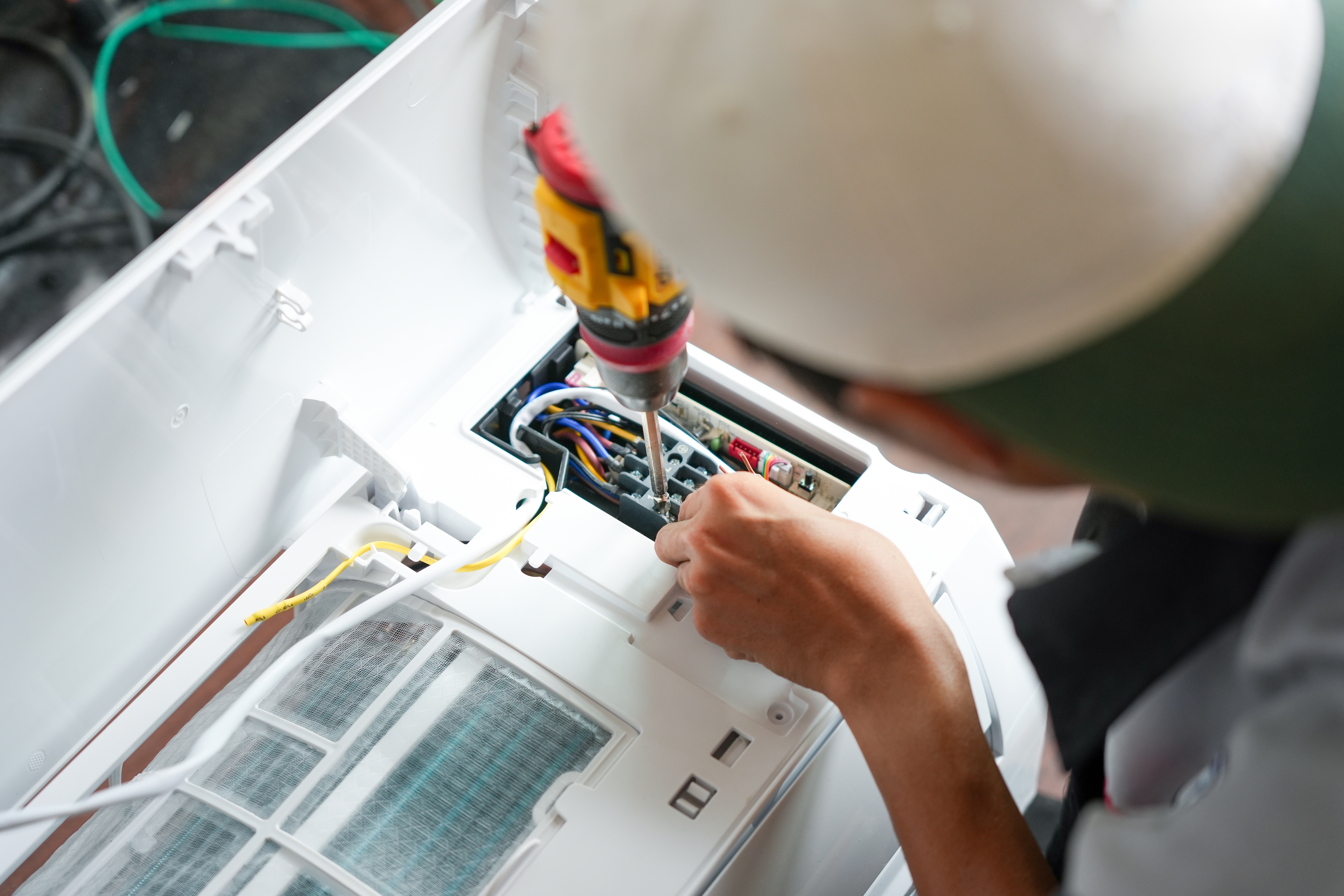 Why Your AC Keeps Tripping the Circuit Breaker